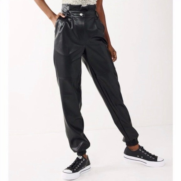 SO NWT Faux Leather Jogger Pants Black Sz L Juniors Kohls New With Tag - Picture 1 of 10